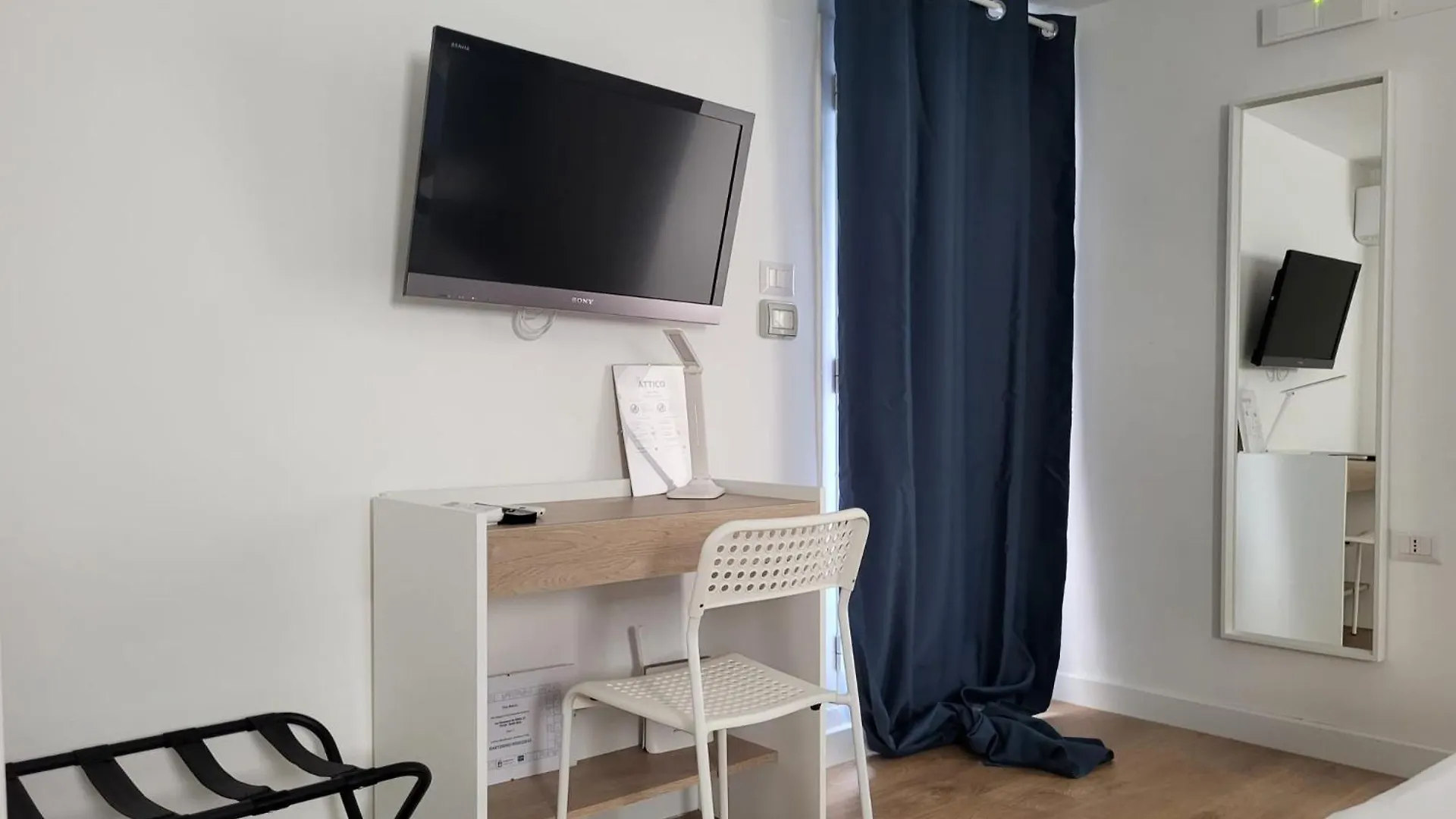 The Attico Apartment Bari 0*,